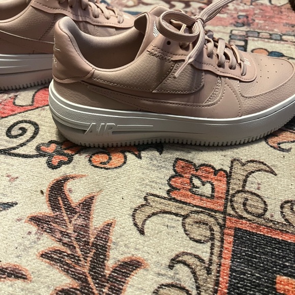 Pink 8.5 Nike Court Vision Alta - Picture 5 of 8